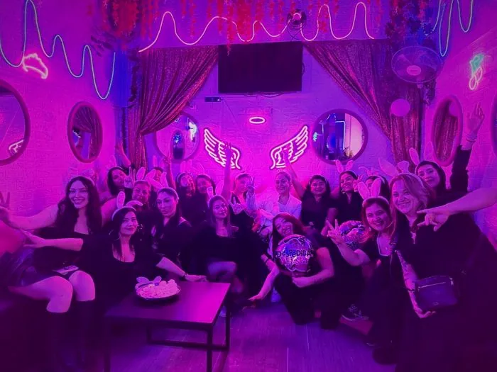 Chicas celebrando despedida de soltera Santiago