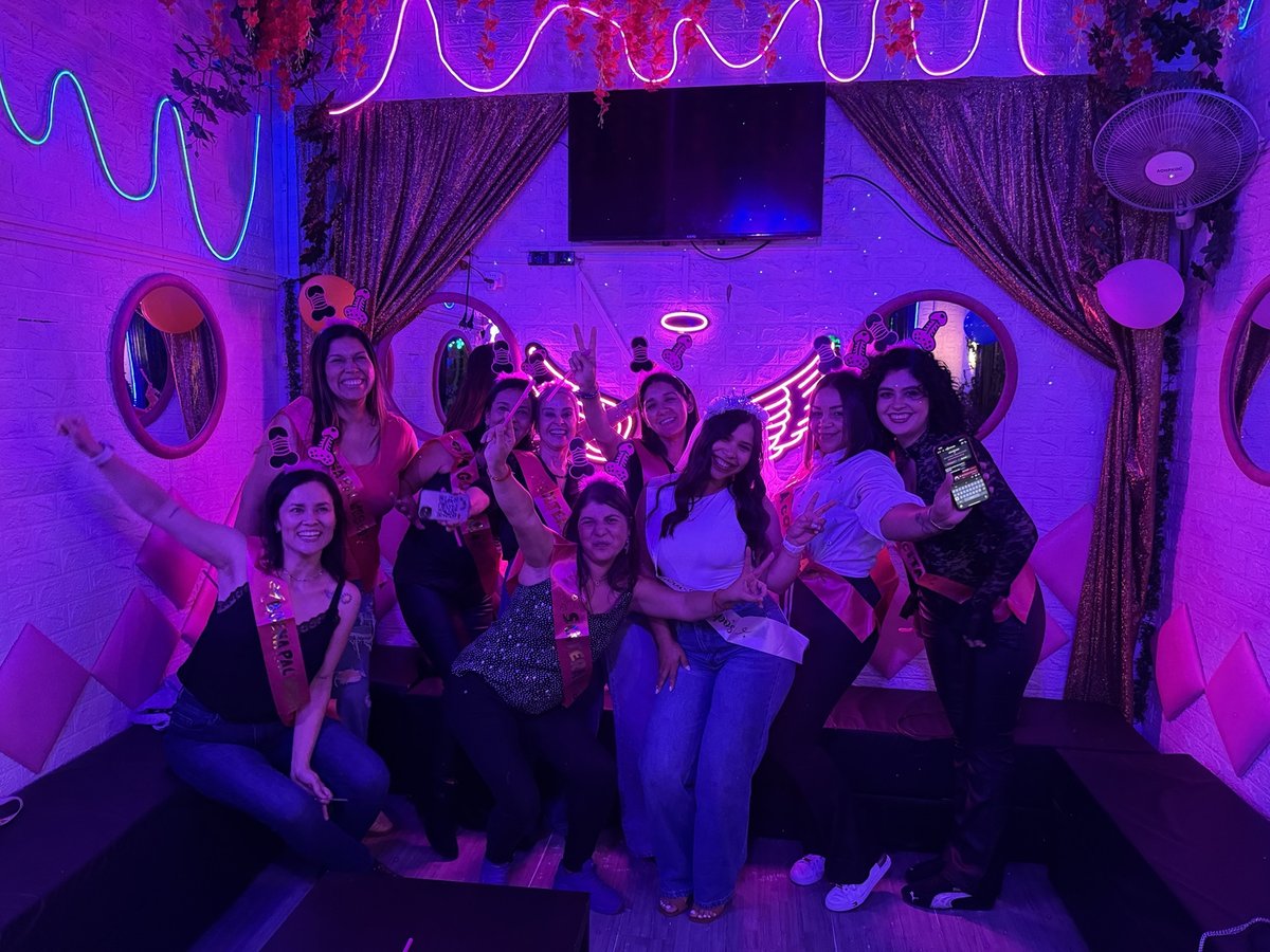Despedida de soltera con grupo numeroso en Club de Princesas 2026