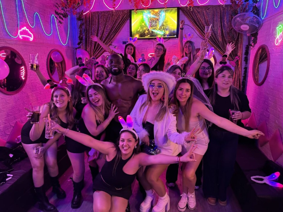 Novia con vedetto show despedida de soltera Club de Princesas Santiago 2026