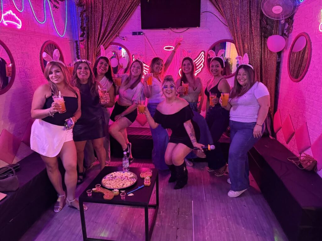 Cotillón decoración despedida soltera plan golden Club de Princesas
